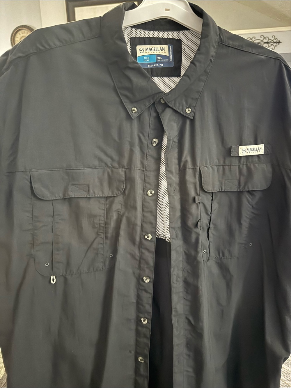 7 Magellan Outdoors Men’s Black Lightweight Fishing shirt